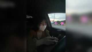 漂亮主播車內玩跳蛋高潮