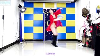 日月俱樂部全祼~大屁股模特【阿彩】裸體-花扇舞