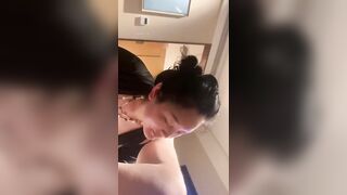 風韻猶存美少婦徐阿姨 酒店與情人啪啪 口交足交發出啵啵的淫蕩聲-16