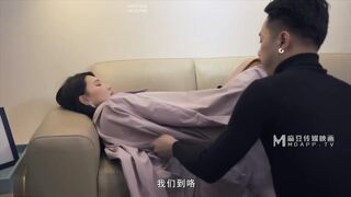 MD0125 阿姨我不想努力了 性感富婆勾搭年輕小夥 蘇婭