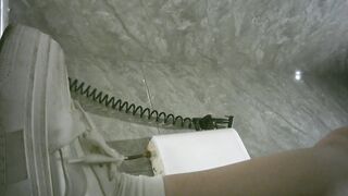 餐廳女廁全景偷拍 漂亮小姐姐的極品美鮑魚