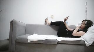 鴨總探花 極品外圍小姐姐會噴水 粉嫩鮑魚水如泉湧 幹得她嬌喘連連