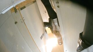 【酒吧廁拍】 年輕小姐姐-04