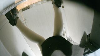 【酒吧廁拍】 年輕小姐姐-03