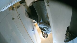 【酒吧廁拍】 年輕小姐姐-06