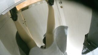 【酒吧廁拍】 年輕小姐姐-06