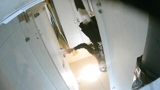 【酒吧廁拍】 年輕小姐姐-07