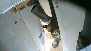 【酒吧廁拍】 年輕小姐姐-12