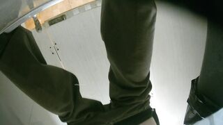 【酒吧廁拍】 年輕小姐姐-12