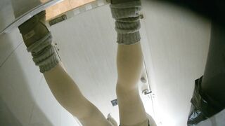 【酒吧廁拍】 年輕小姐姐-09