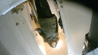 【酒吧廁拍】 年輕小姐姐-16