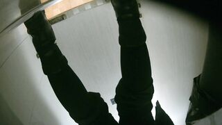 【酒吧廁拍】 年輕小姐姐-16