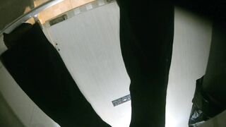 【酒吧廁拍】 年輕小姐姐-15