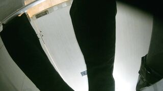 【酒吧廁拍】 年輕小姐姐-15