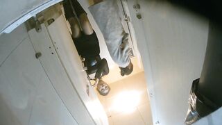 【酒吧廁拍】 年輕小姐姐-18