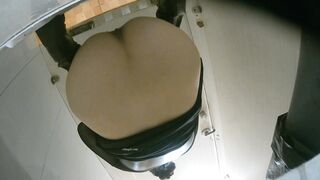 【酒吧廁拍】 年輕小姐姐-18