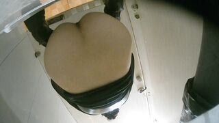 【酒吧廁拍】 年輕小姐姐-19