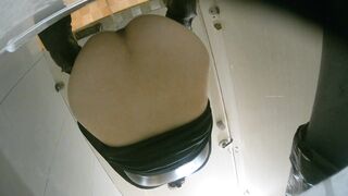 【酒吧廁拍】 年輕小姐姐-19