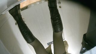 【酒吧廁拍】 年輕小姐姐-24