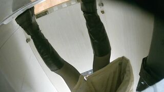 【酒吧廁拍】 年輕小姐姐-24