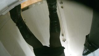 【酒吧廁拍】 年輕小姐姐-26