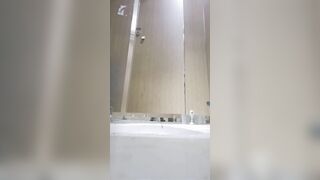 廁拍 酒吧女廁後拍美女尿尿 -04