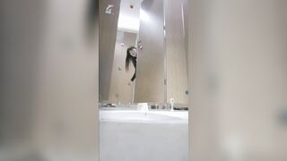 廁拍 酒吧女廁後拍美女尿尿 -08