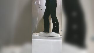 廁拍 酒吧女廁後拍美女尿尿 -14