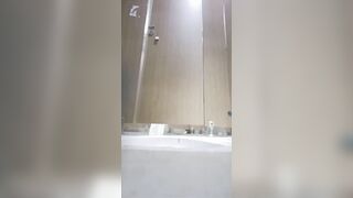 廁拍 酒吧女廁後拍美女尿尿 -16