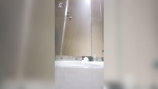 廁拍 酒吧女廁後拍美女尿尿 -18