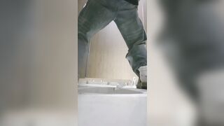 廁拍 酒吧女廁後拍美女尿尿 -18