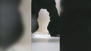 廁拍 酒吧女廁後拍美女尿尿 -01