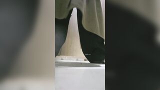 廁拍 酒吧女廁後拍美女尿尿 -05