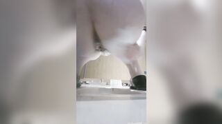 廁拍 酒吧女廁後拍美女尿尿 -07