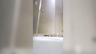 廁拍 酒吧女廁後拍美女尿尿 -13