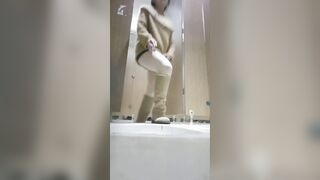 廁拍 酒吧女廁後拍美女尿尿 -15