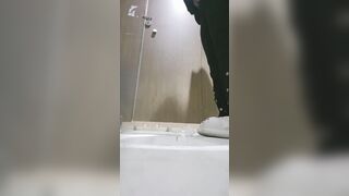 廁拍 酒吧女廁後拍美女尿尿 -17