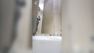 廁拍 酒吧女廁後拍美女尿尿 -21