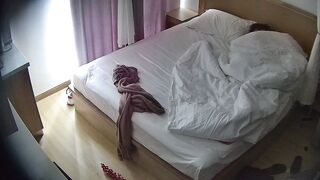 酒店偷拍 極品御姐惹得精壯小伙為愛痴狂 恨而不能精盡而亡2